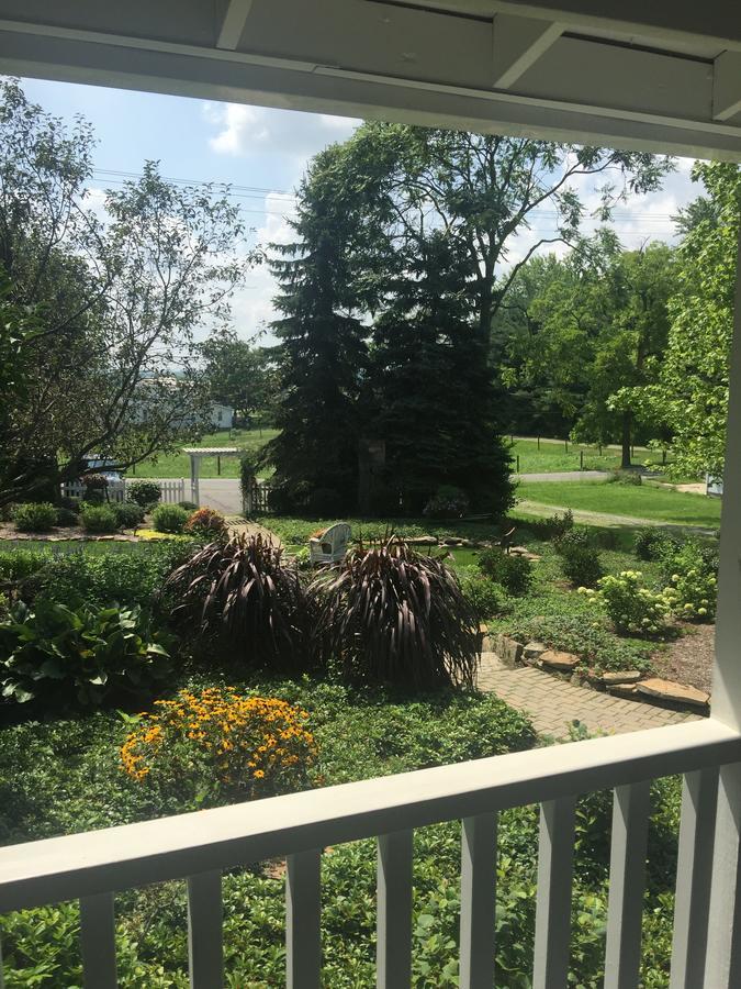 Grapevine House Hotel Winesburg Exterior foto