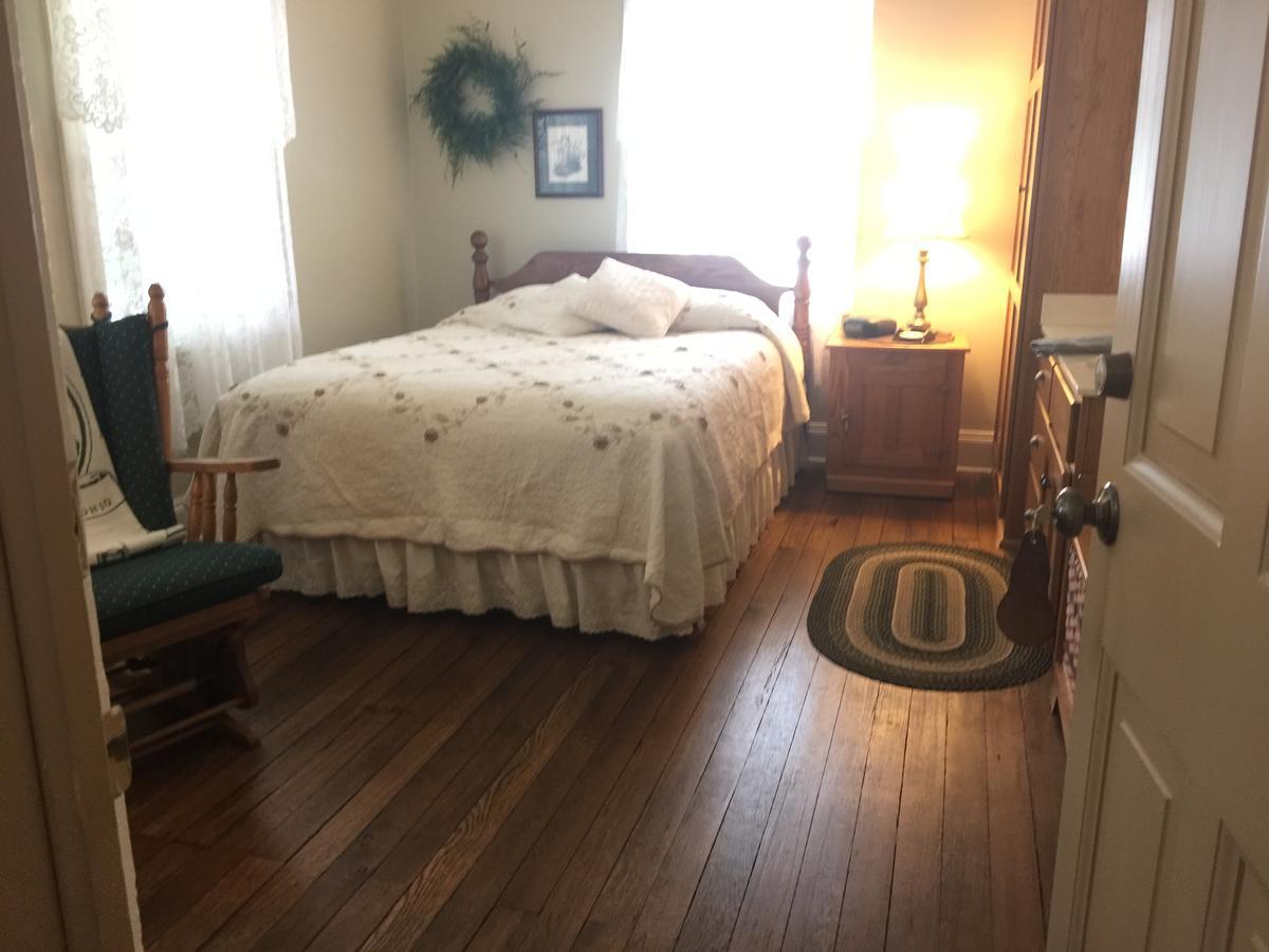 Grapevine House Hotel Winesburg Exterior foto